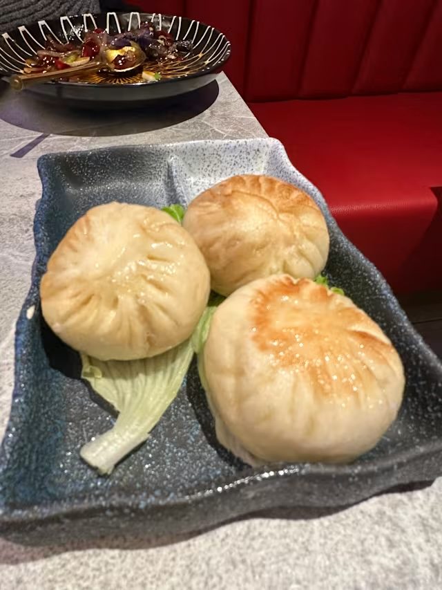 Mini bao con ripieno di carne alla griglia